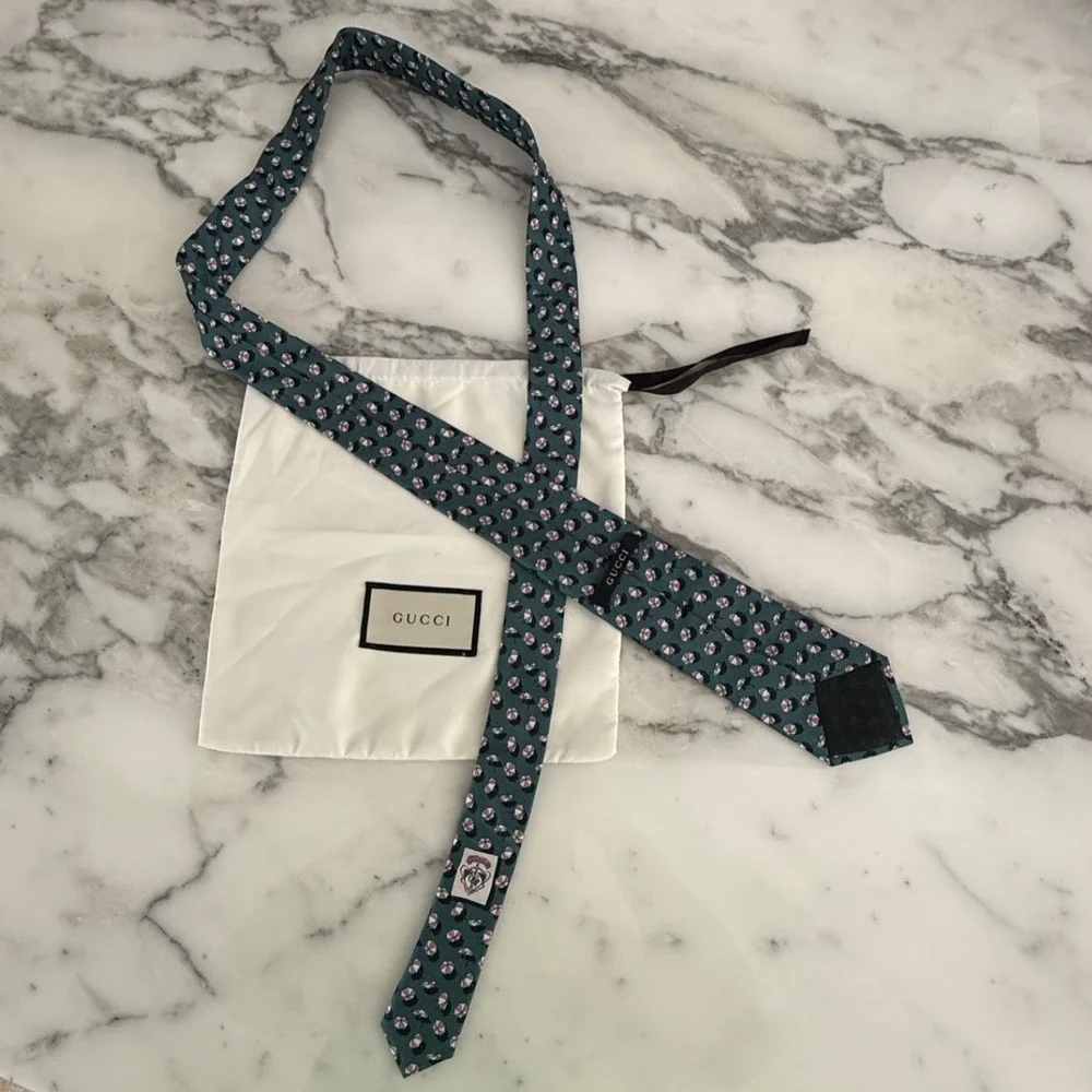 Gucci new 48